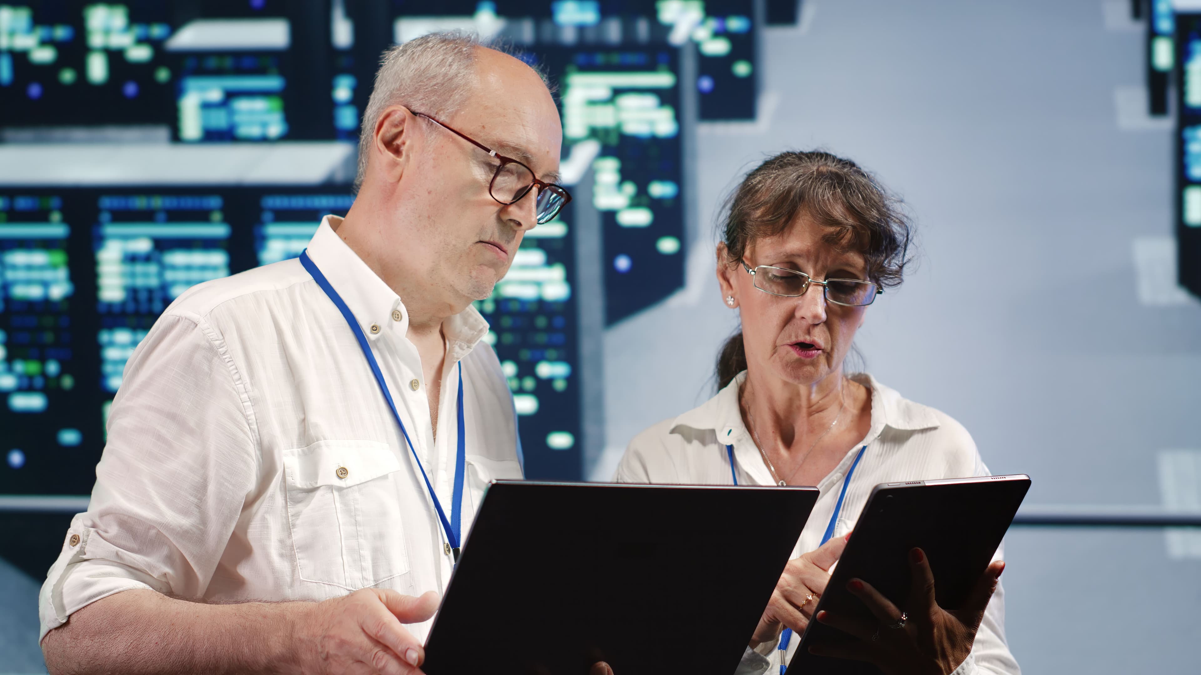 Virtual Data Rooms Vs. Traditional File Sharing: Which is More Secure?